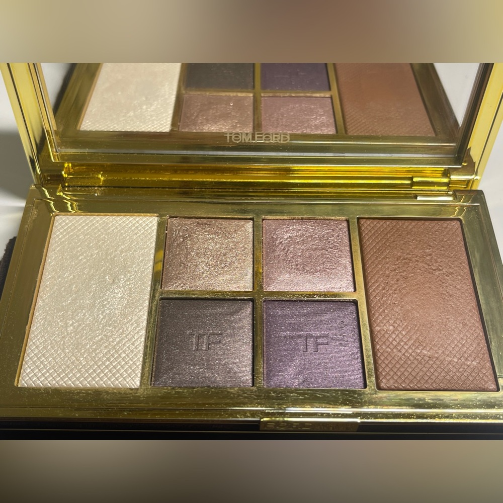 Tom Ford Shade And Illuminate Face and Eye Palette Intensity 2- Moonlit Violet